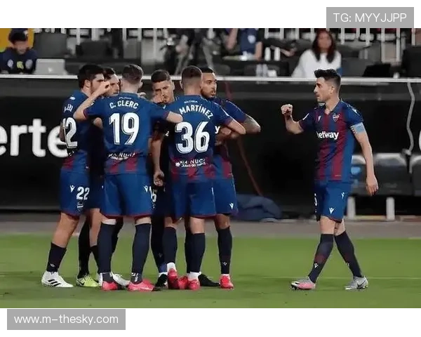 巴列卡诺主场草坪因雨瘫痪,比赛被迫延期 巴列卡诺主场草坪因雨瘫痪,比赛被迫延期