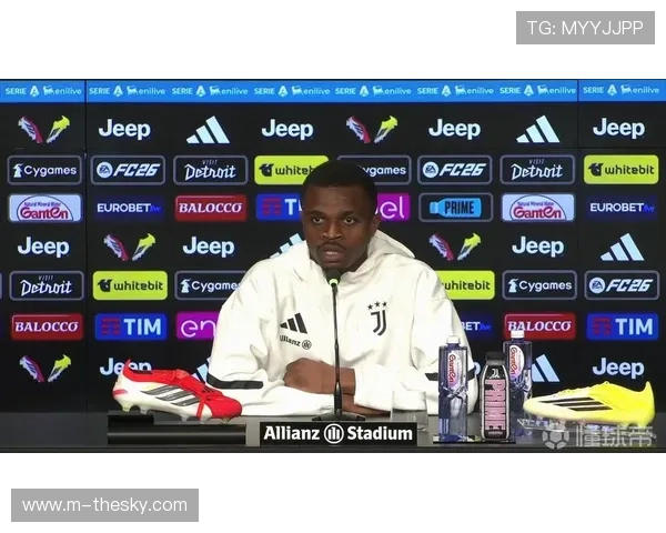 尤文图斯后卫卡卢卢第43分钟红牌下场，少一人作战陷入被动